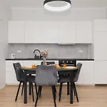 Totu Black&white Centrum Гдыня