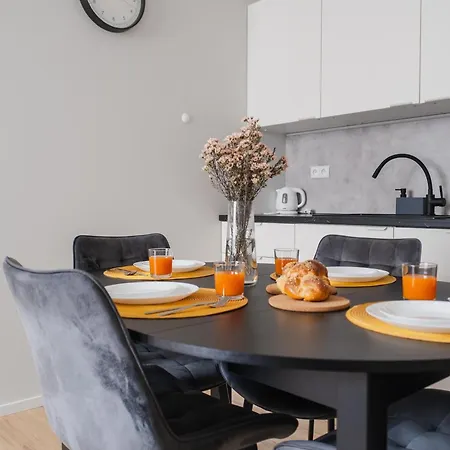 Totu Black&white Centrum *